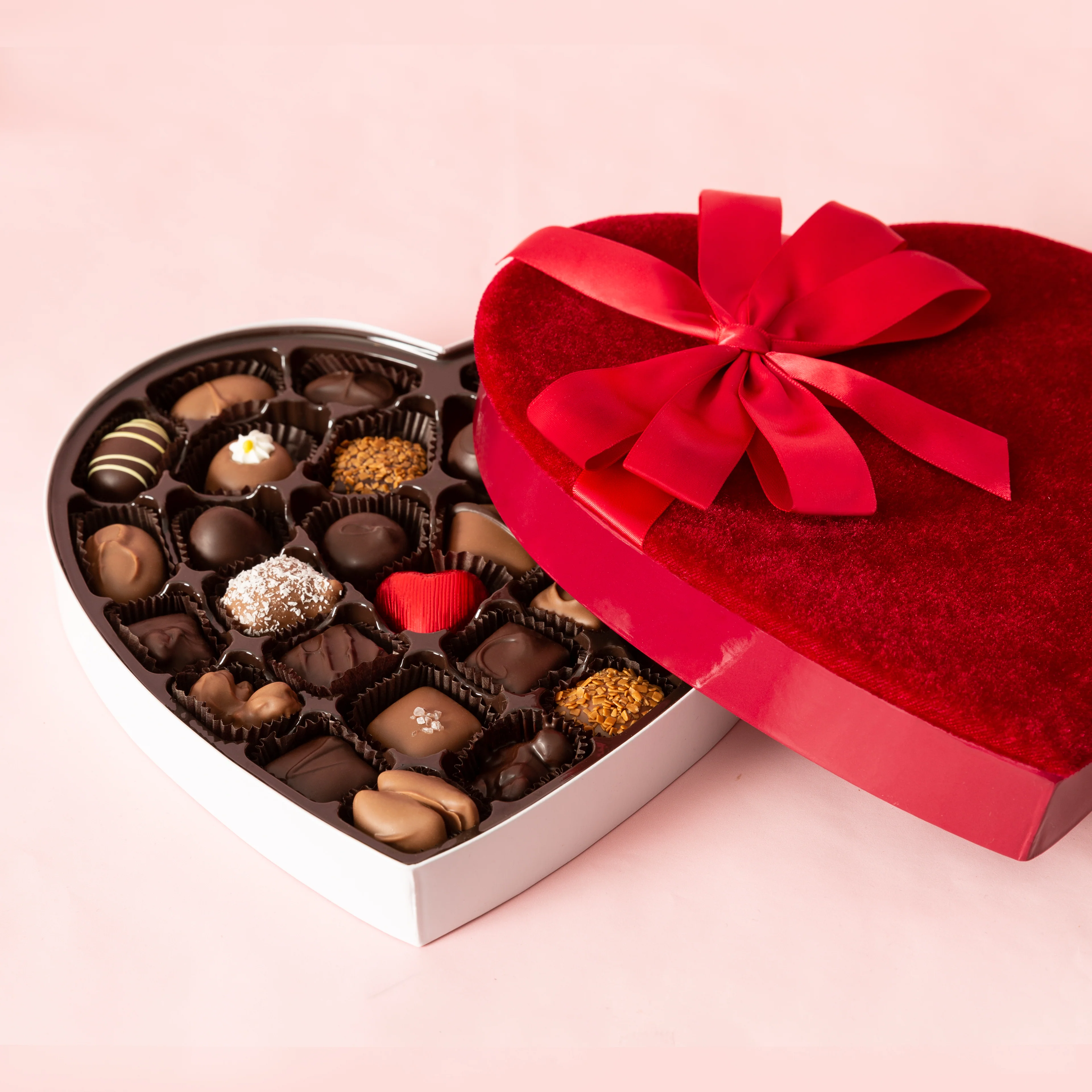 Valentine Heart Box - Red Velvet 1 lb.